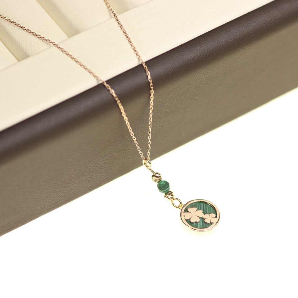 Łańcuszek z zawieszką Kwiaty