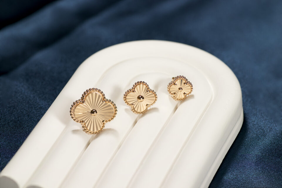 Kuldsed kõrvarõngad "Särav"