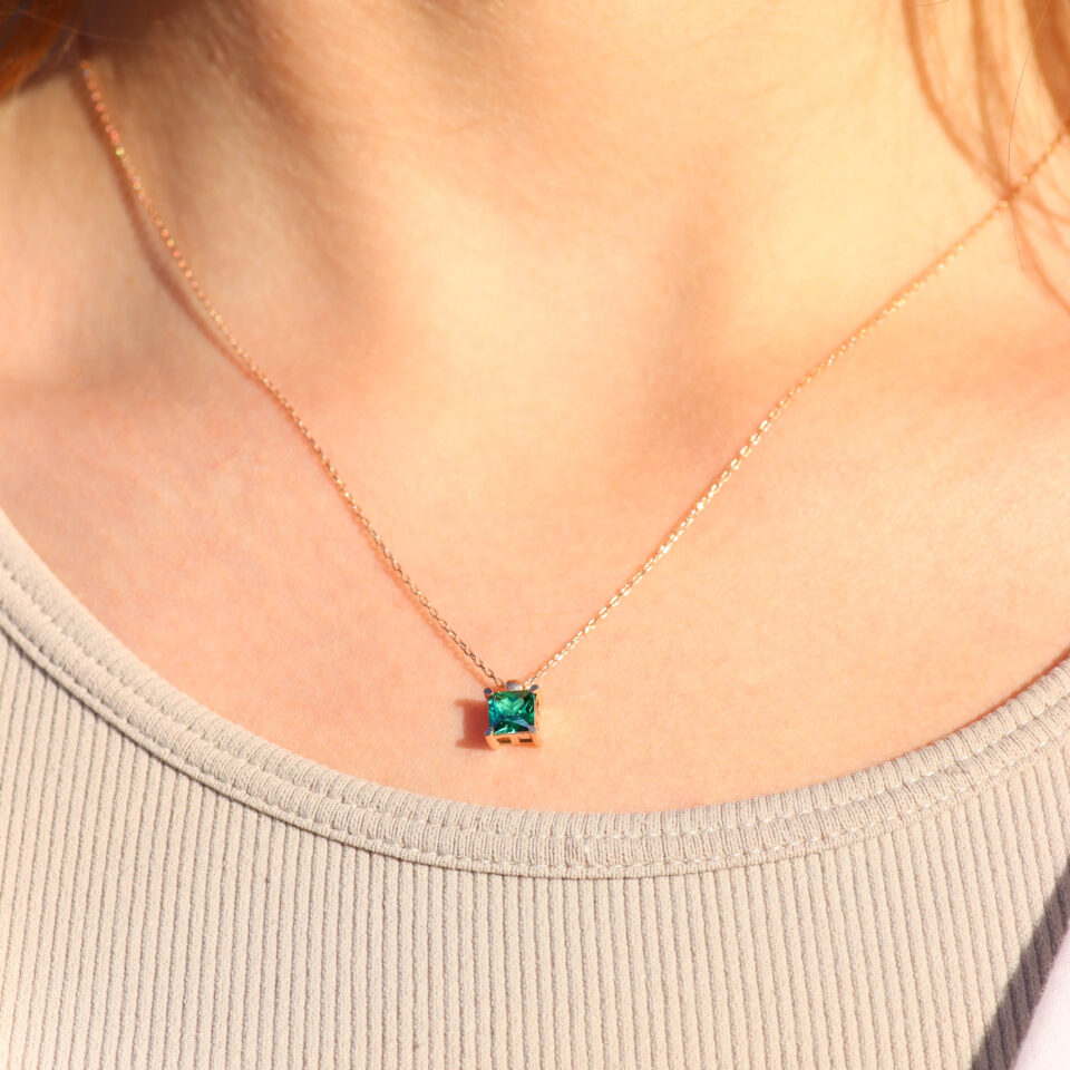 Łańcuszek z zawieszką "Aquamint"