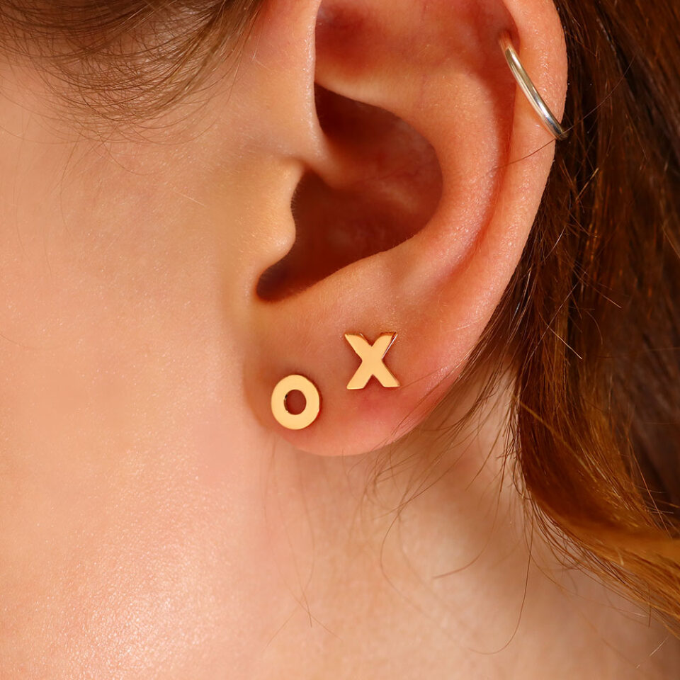 Złote kolczyki "XO"