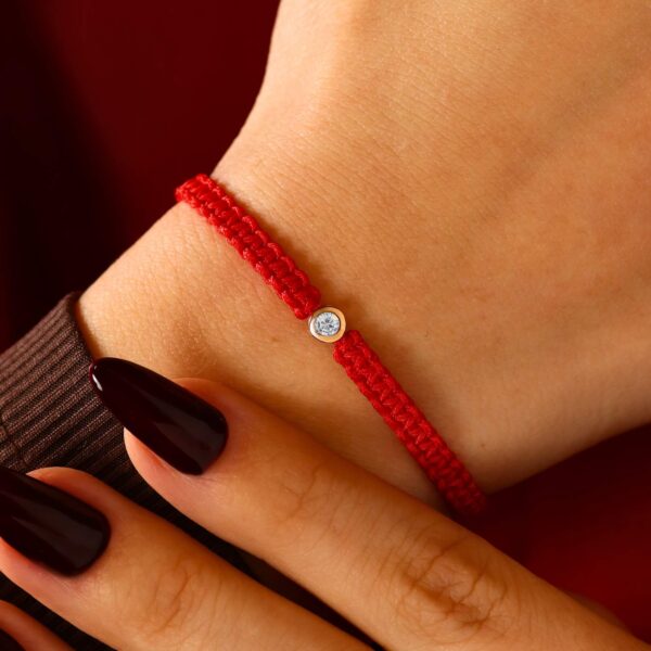 Браслет с нитью "Циркон"