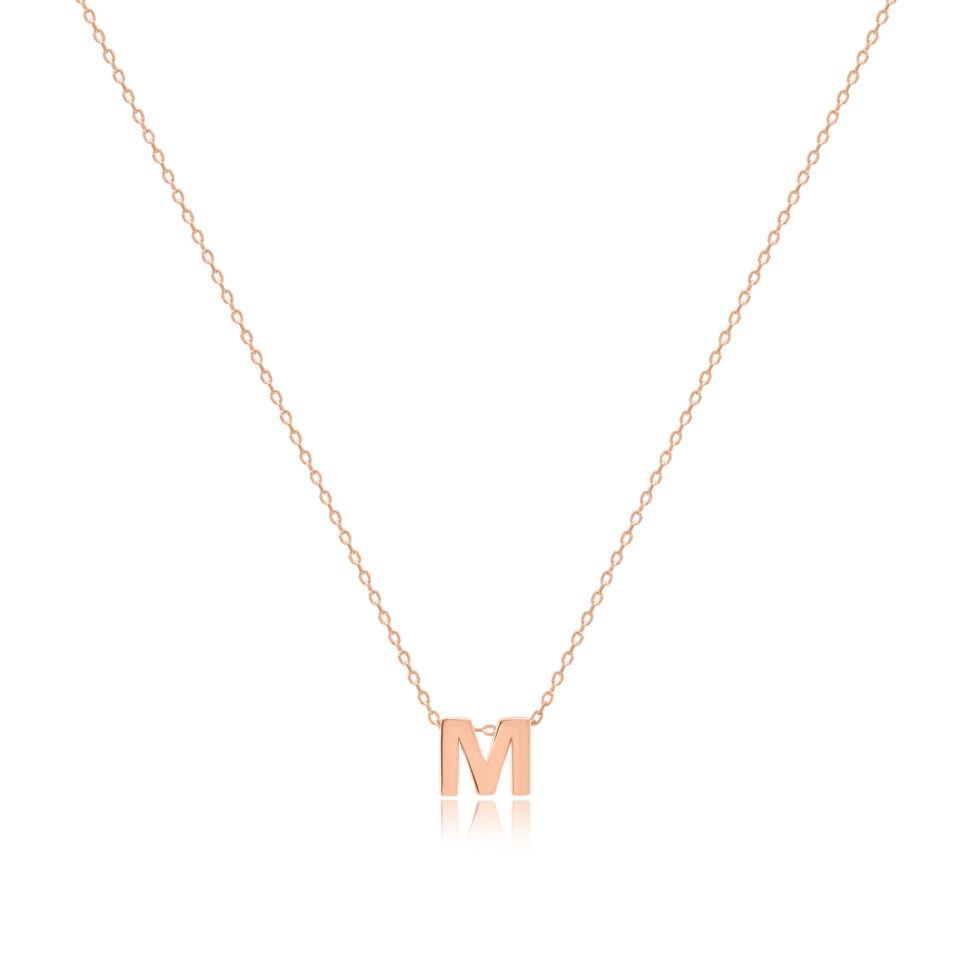 Złoty łańcuszek z zawieszką w kształcie litery "M"