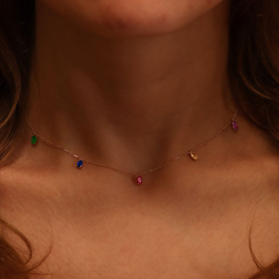 Kullakett ripatsiga "5 värvilist tilka"