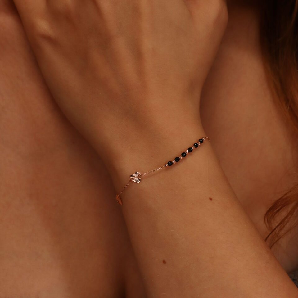 Bransoletka złota "Serca z koralikami"