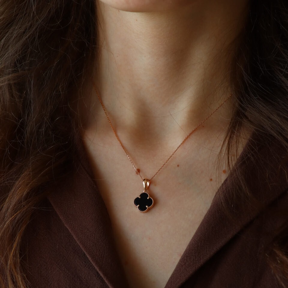 Goldkette mit Kleeblatt-Anhänger (Onyx)